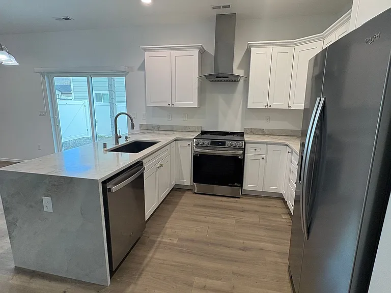 2390 Cascade St — Photo 5