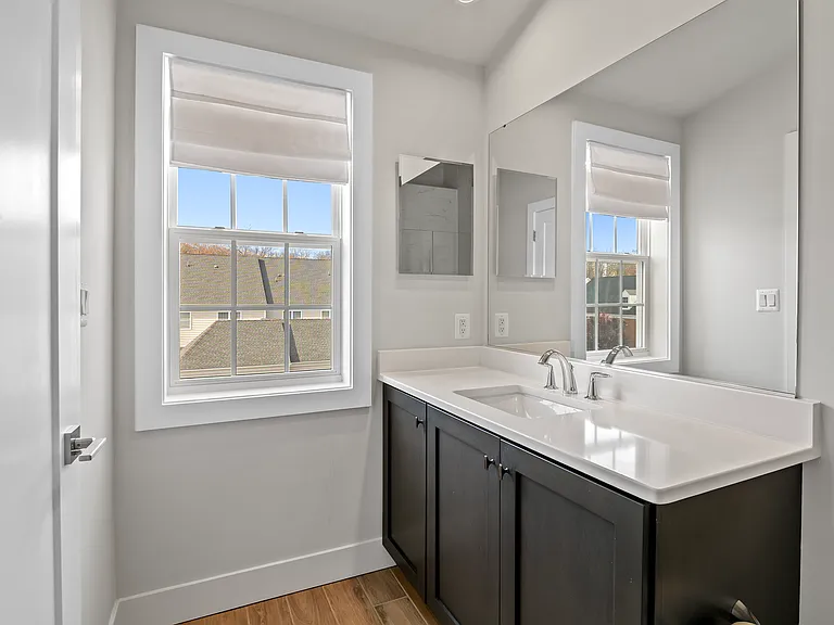 Master Bath (3rd Floor)