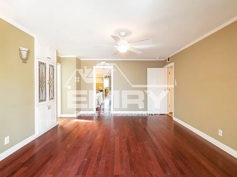 11902 Pine St — Photo 14