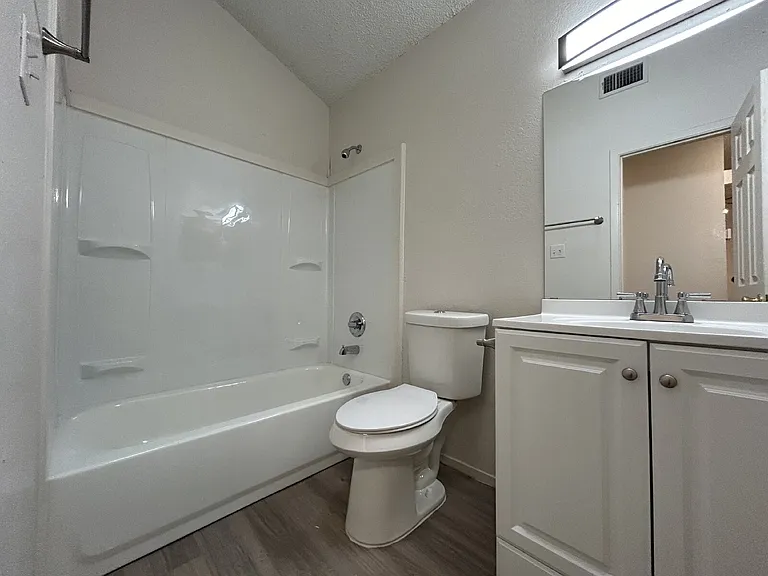 125 N Troy Ave #A — Photo 6