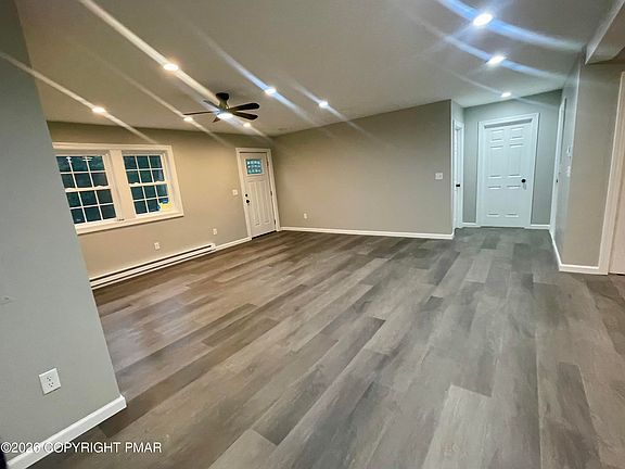 4th image of 32 Laurel Ln