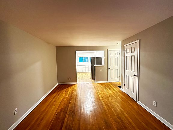 4th image of 1545-1547 Garling Ave