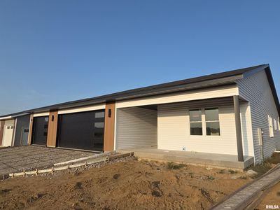 314 Crossroads Ave, Camanche, IA, 52730