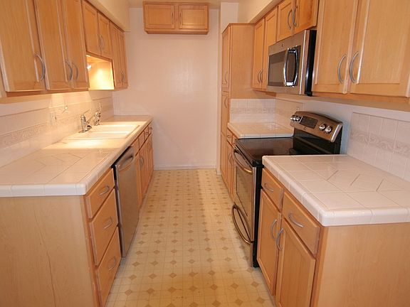 5th image of 4915 Tyrone Ave APT 108