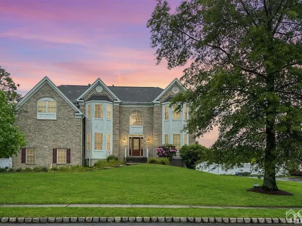 309 Fordham Pl, Freehold, NJ 07728