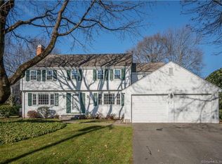 40 Pheasant Hill Dr, West Hartford, CT 06107