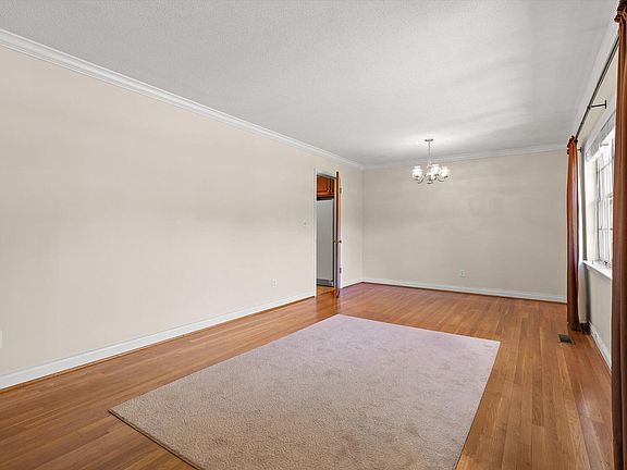 2nd image of 1324 Easy Ln