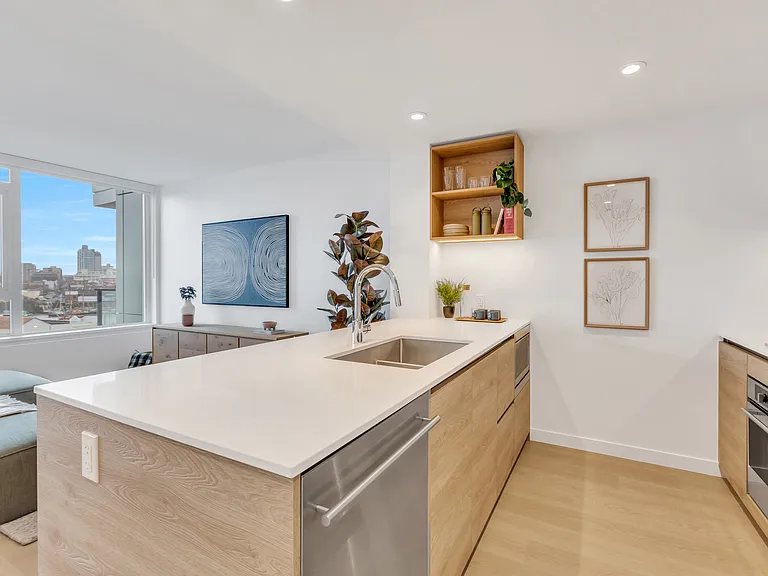 359 Tyee Rd — Photo 34