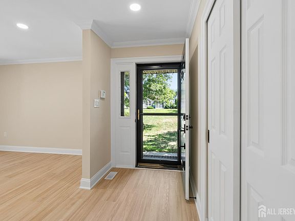 3rd image of 3A Surrey Ct