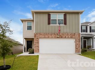 4945 Hallies Gdn, Saint Hedwig, TX 78152