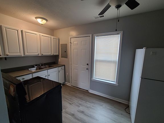 5th image of 633 Dayton Ave