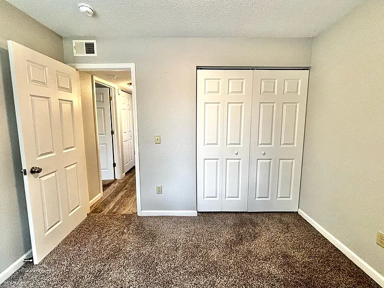 Breckenridge Davenport Apartments — Photo 63