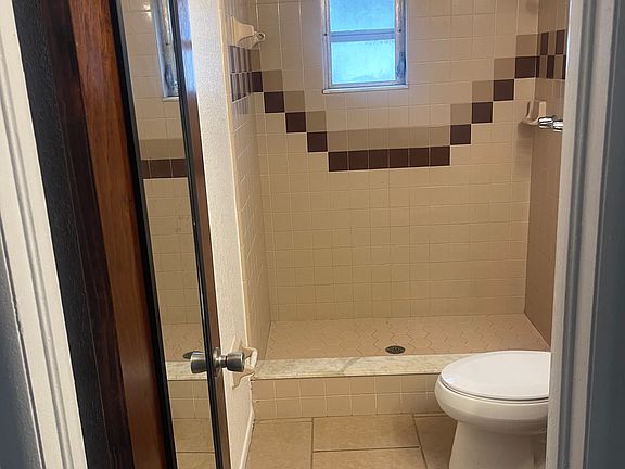 5th image of 753 Dora Ave