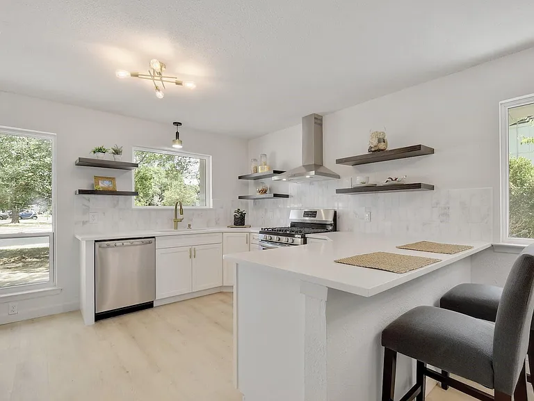 4011 Eskew Dr — Photo 8