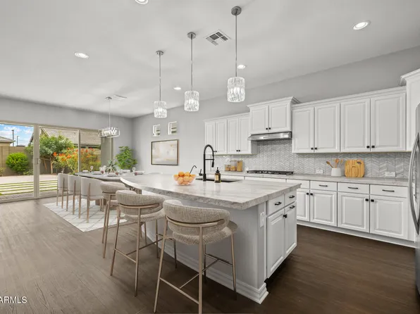 2847 W SHOW LOW Drive, San Tan Valley, AZ 85144