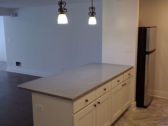 4th image of 6000 W 159th Street House #5175544