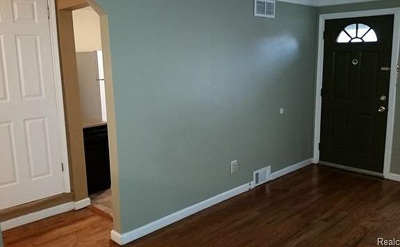 4th image of 2221 McLain Ave