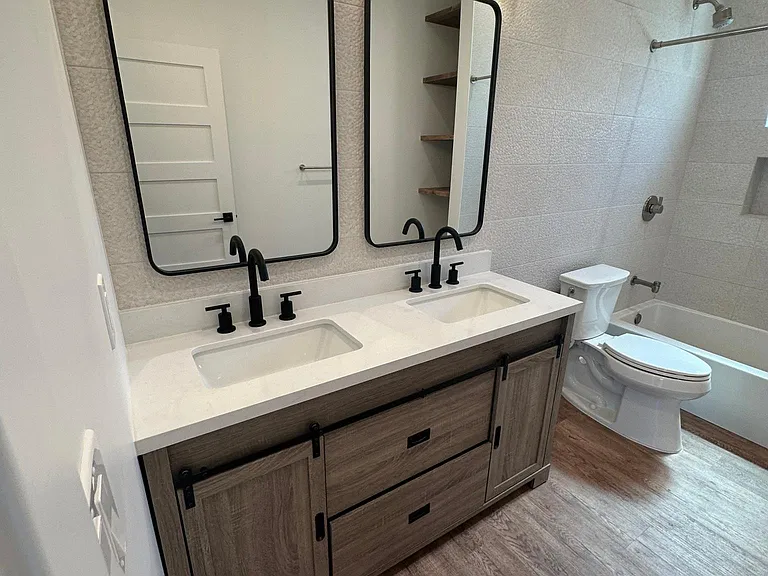 1845 N Screenland Dr — Photo 14