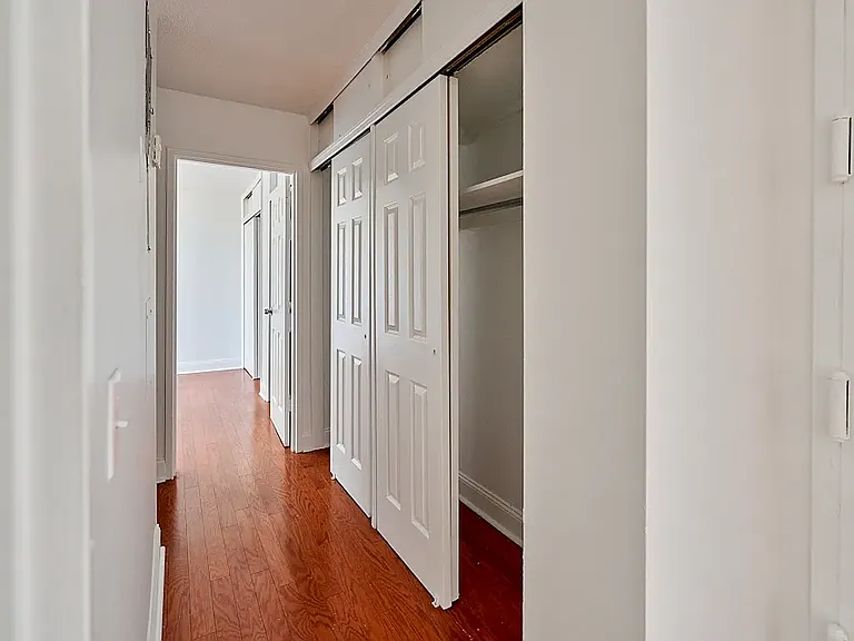 1954 1st Ave #5Y — Photo 5