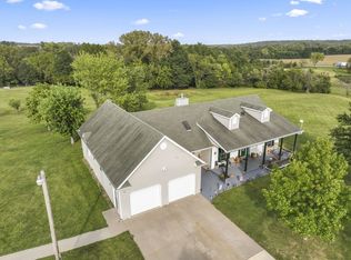 9352 NE Shoal Creek Rd, Cameron, MO 64429