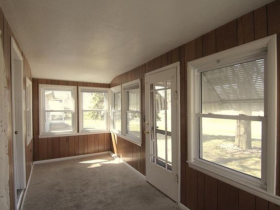 3rd image of 1746 Ira Ave NW