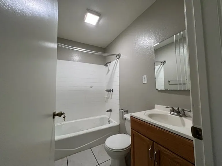 RV T 1063-1067 — Photo 10