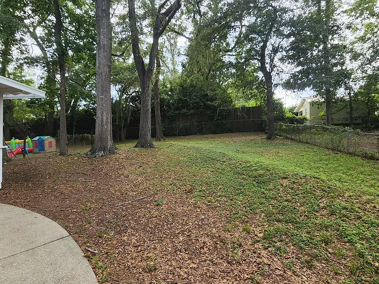 2479 Dundee Dr — Photo 27