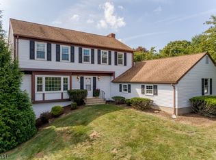 6 Hook Dr, Milford, NJ 08848