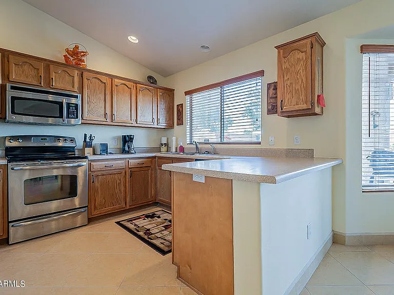 1105 N Cota Ln — Photo 18