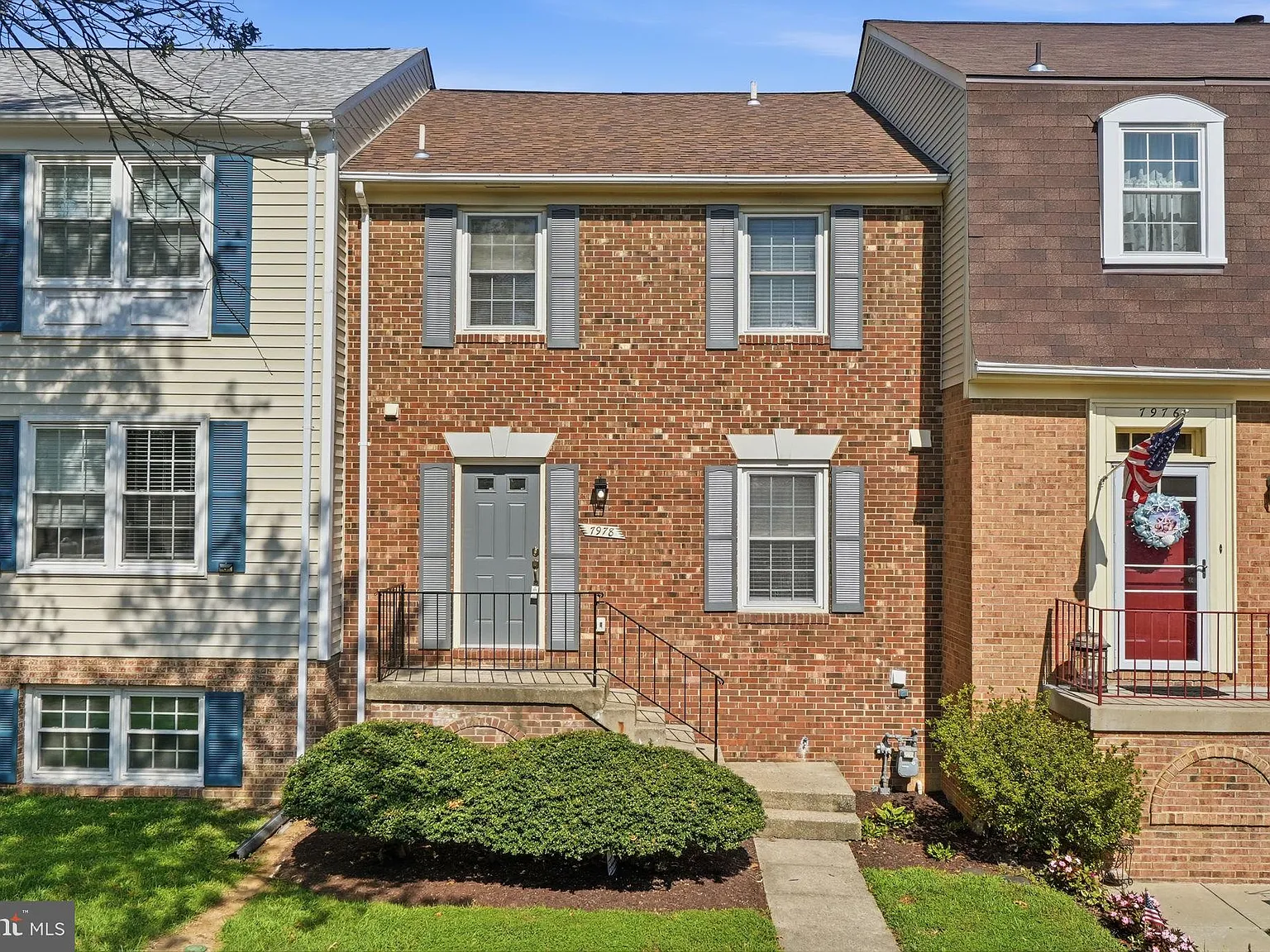 3 bed, 4.0 bath, 2276 sqft, $3,100 — Photo 1