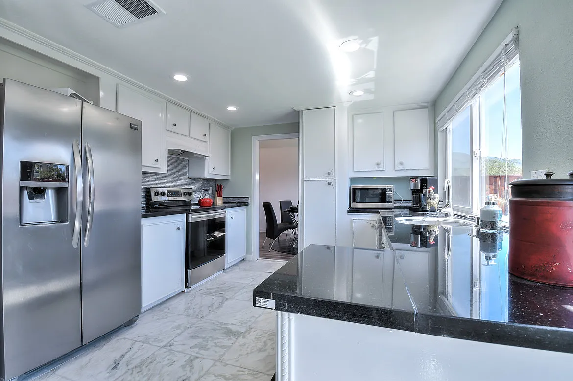 4 bed, 2000 sqft, $6,500 — Photo 3