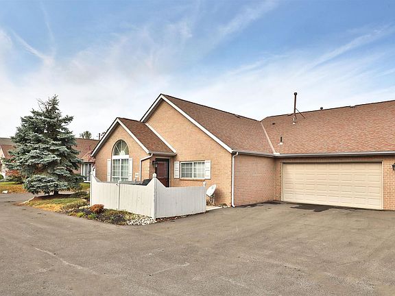 3rd image of 2460 Meadow Glade Dr