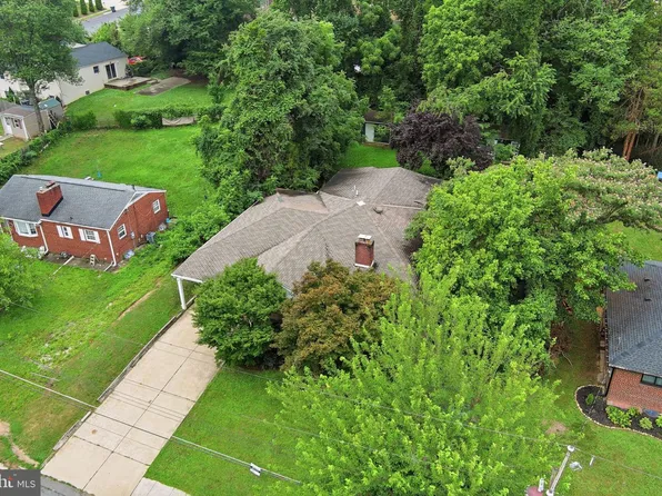 6105 Munson Hill Rd, Falls Church, VA 22044