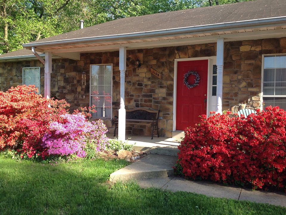 2nd image of 1105 Canyon Rd