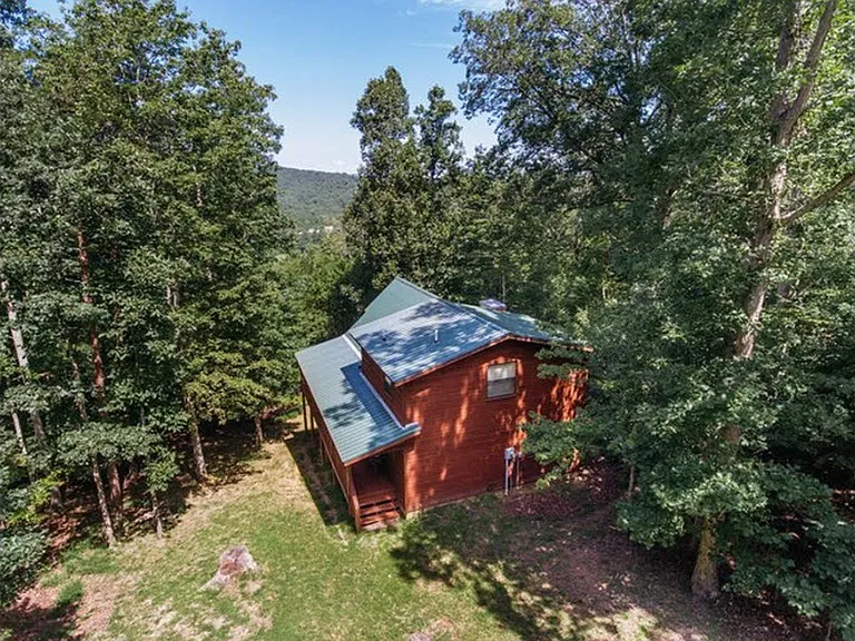 882 Mountain Top Dr — Photo 4