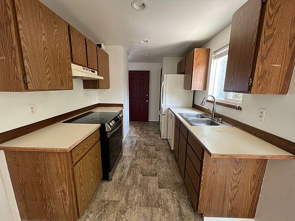 5th image of 8472 Chinook Way NE