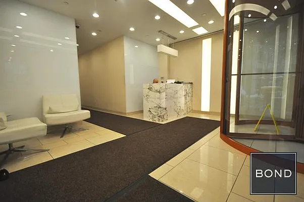 Rented by Bond New York | media 38