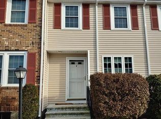 11 Fernwood Dr APT F, Leominster, MA 01453