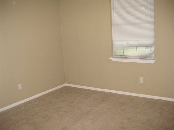 5th image of 201 Southland Dr APT 1