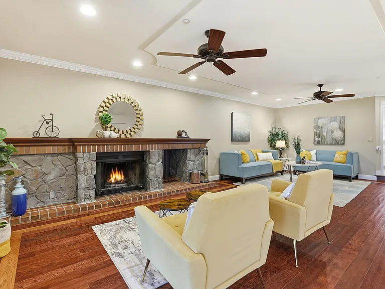 1414 Columbine Way — Photo 11