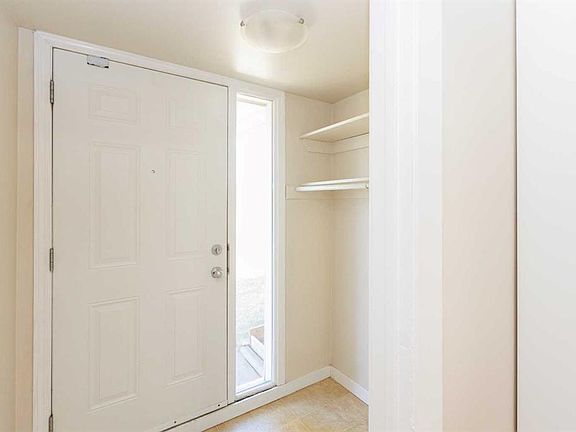3rd image of 3907 N 39th St #1602