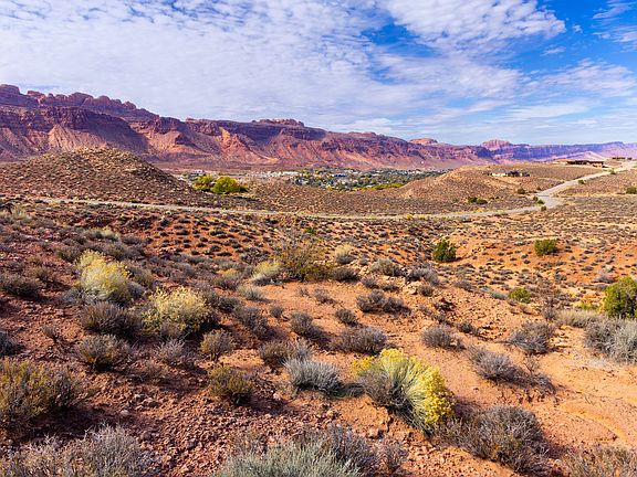 4th image of 1479 W Kayenta Dr