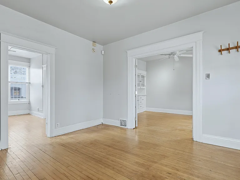 1121 E 6th Ave #1 — Photo 6