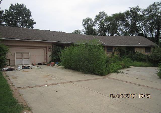 1st image of 4104 S River Blvd