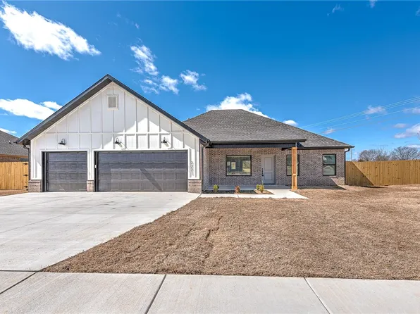 227 N Sheep Dog Ave, Farmington, AR 72730