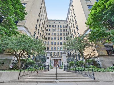 559 W Surf St APT 205, Chicago, IL, 60657