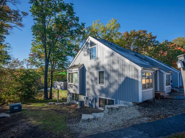 11 Cedar Bluff Ln #Cb11, Galena, IL 61036