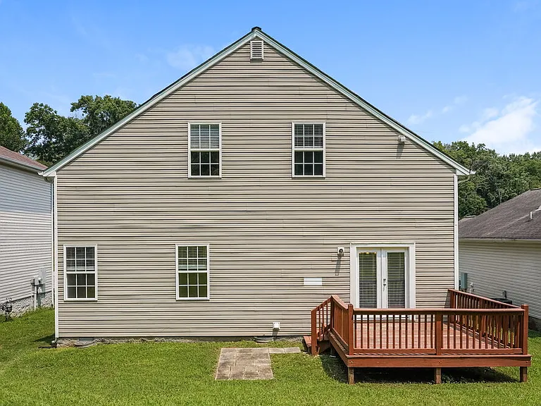 685 Belgium Dr — Photo 17
