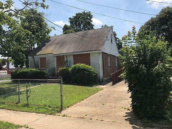 3rd image of 774 Macon Pl