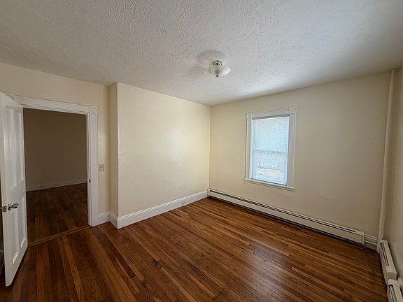 4th image of 16 Franklin St #1R